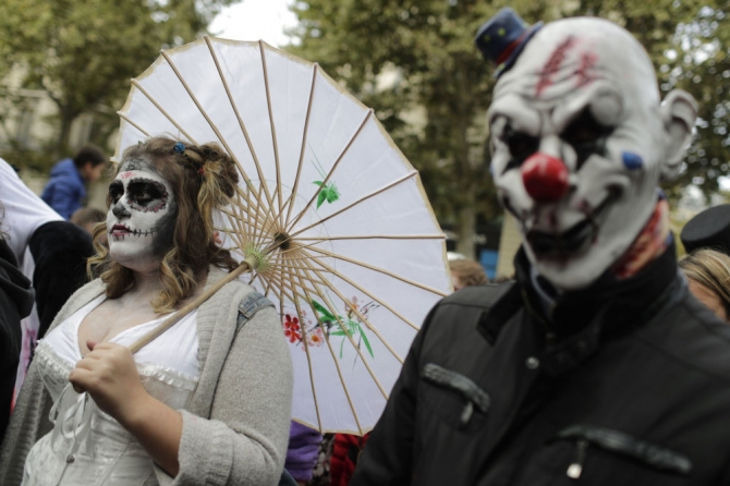 Paris'te 'yaşayan ölüler' geçidi 7