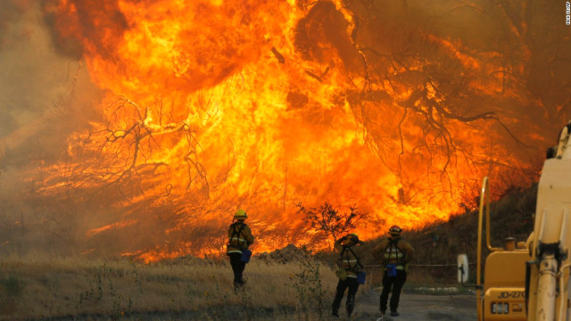 Kaliforniya'daki orman yangınlarında 3 bin 500 ev  iş yeri zarar gördü
