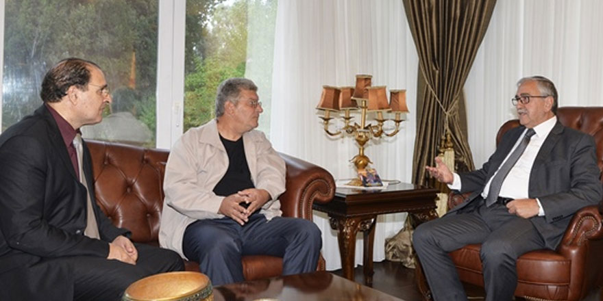 Cumhurbaşkanı Mustafa Akıncı, Yıltan Taşçı ve Kıbrıslı Rum Sanatçı Adamos Katsantonis’i kabul ederek görüştü