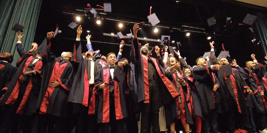 Yakın Doğu Üniversitesi’nde mezuniyet şöleni!