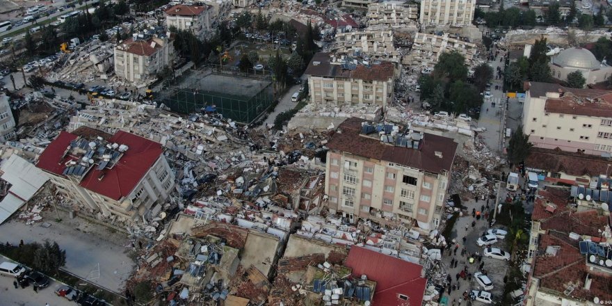 Depremlerdeki can kaybı 6 bin 234'e yükseldi