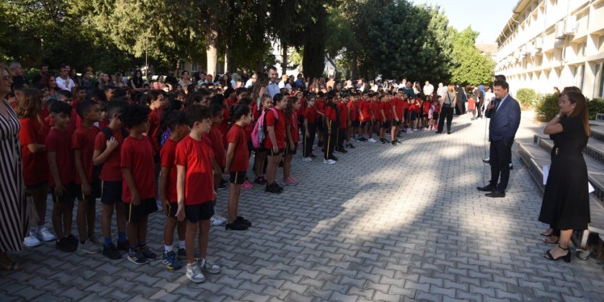 Okullar pazartesi günü açılıyor