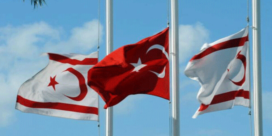 Türkiye ve KKTC’de bayraklar yarıya indirildi